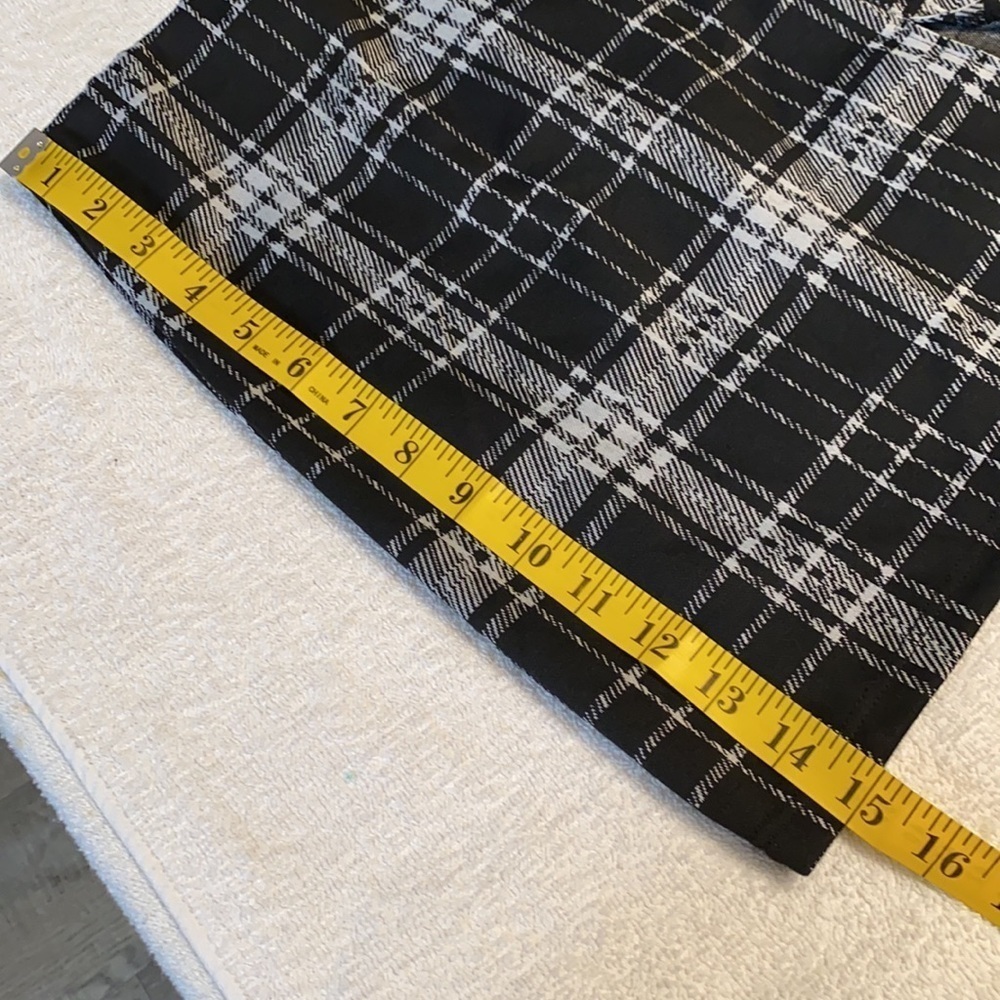 Better Be mini skirt split in front pull on elastic waist plaid size small NWOT - Picture 2 of 7